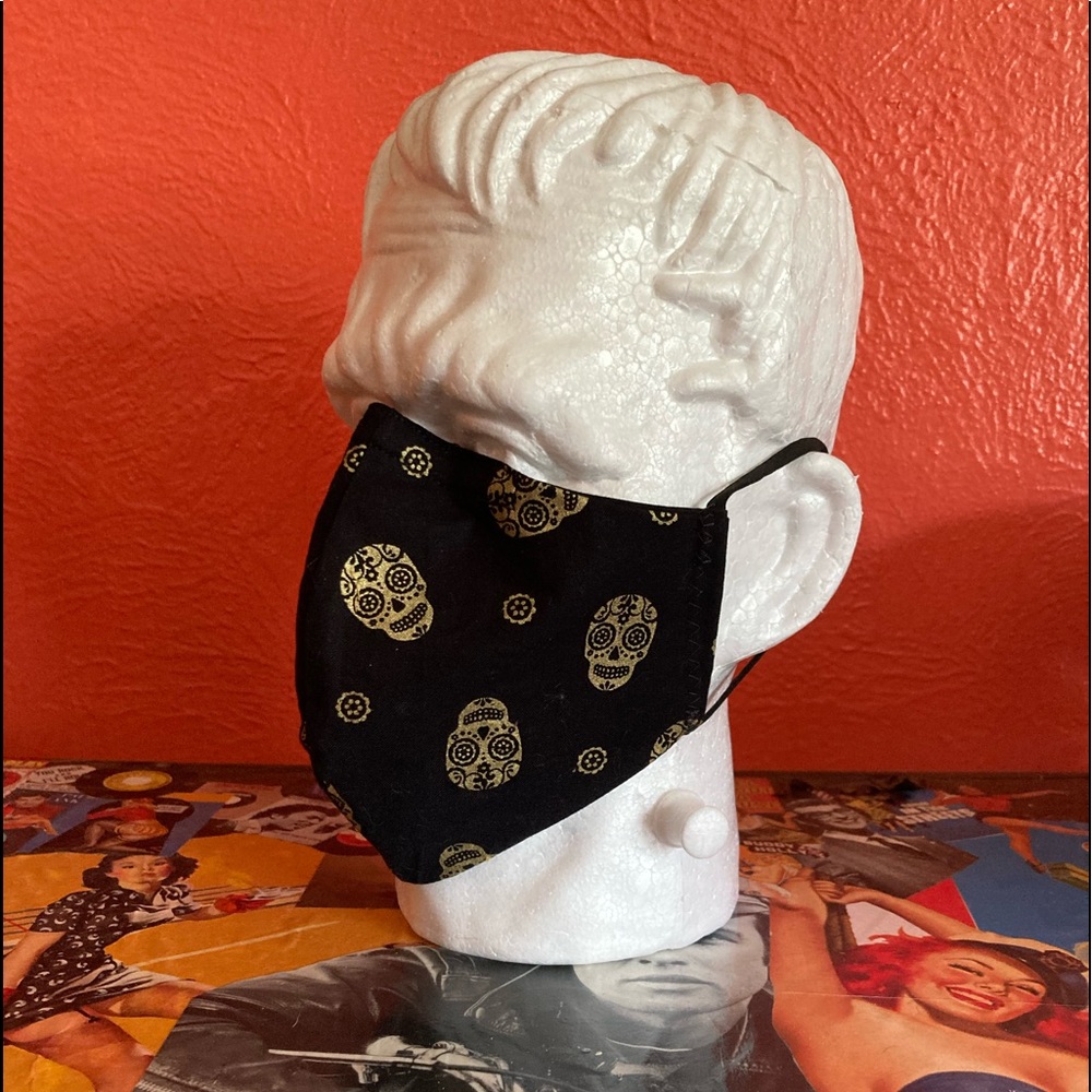 🎃Halloween Mask w/nose wire adjustable ear loops
